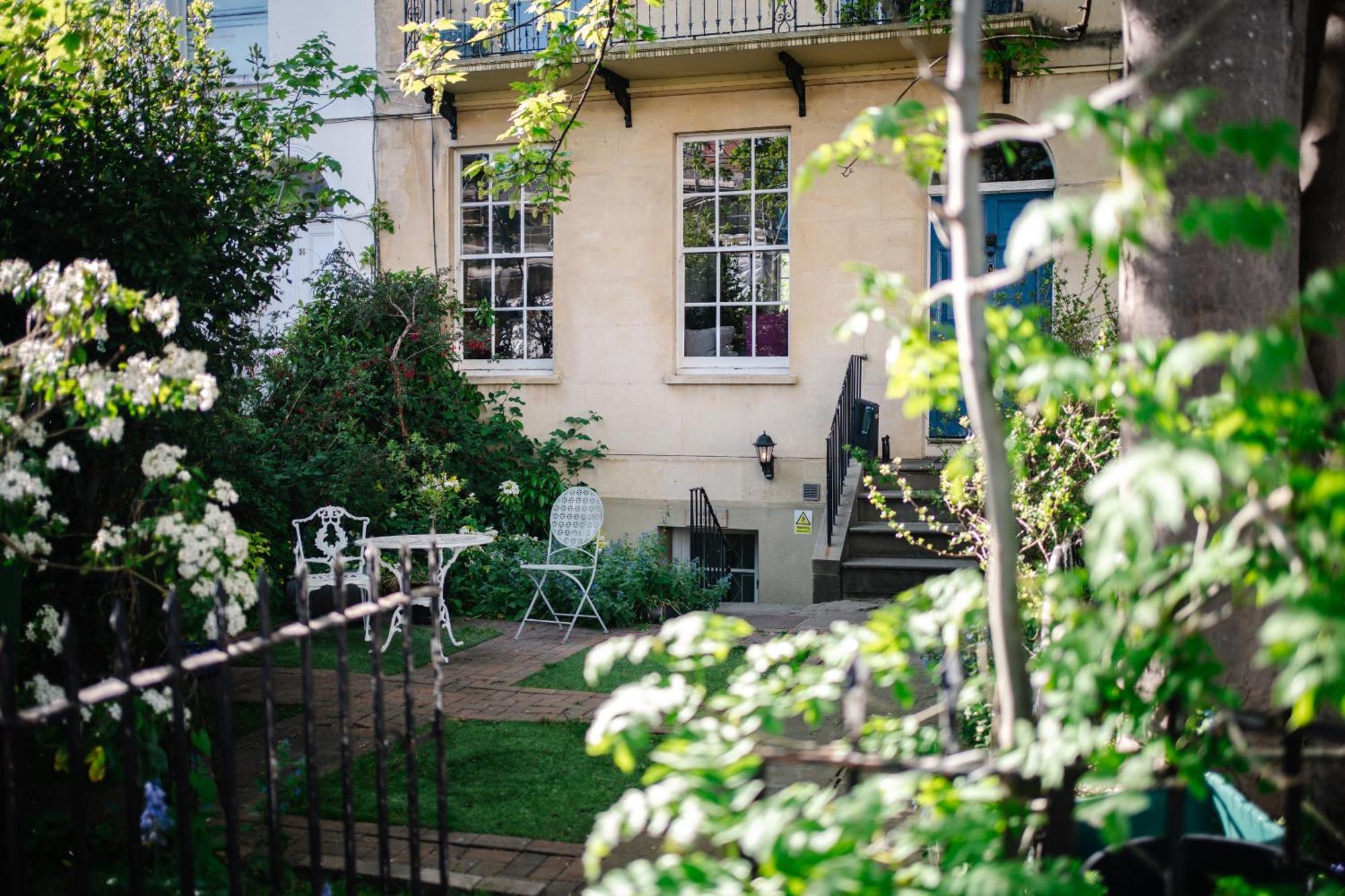 Town Centre Apartment With Hot Tub Cheltenham Exterior foto